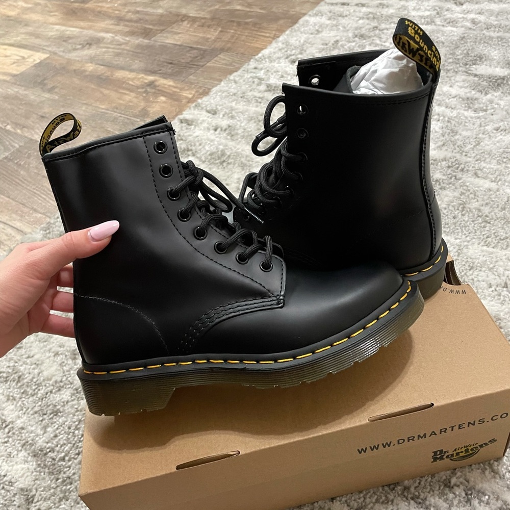 WOMENS DOC MARTENS 1460 SMOOTH
